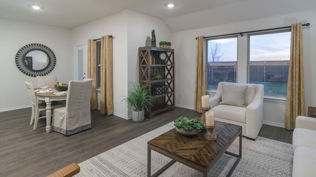 799 Barton Drive, Ennis, TX 75119