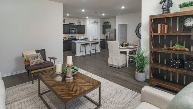 799 Barton Drive, Ennis, TX 75119