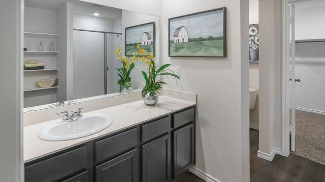 799 Barton Drive, Ennis, TX 75119
