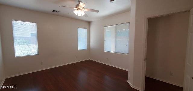 4043 S VINEYARD Avenue, Gilbert, AZ 85297