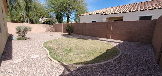 4043 S VINEYARD Avenue, Gilbert, AZ 85297