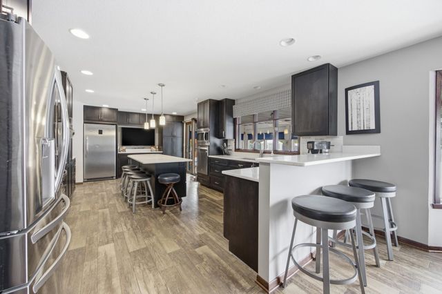 260 Prairiewood Drive S, Fargo, ND 58103