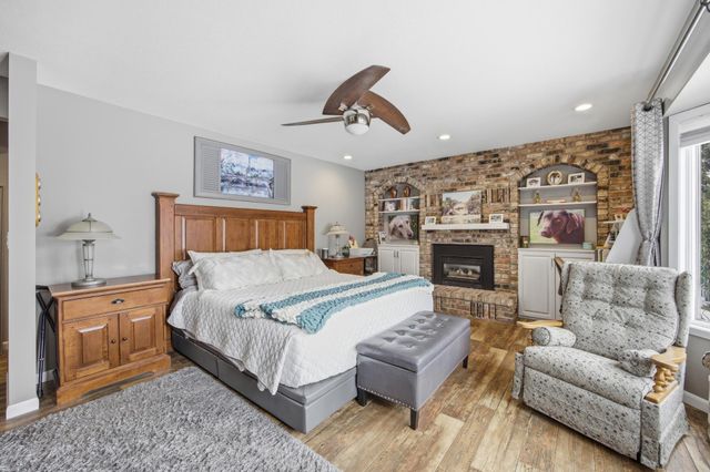 260 Prairiewood Drive S, Fargo, ND 58103