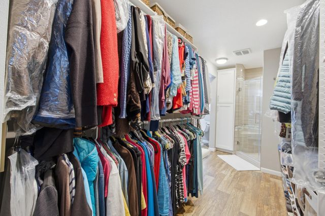 260 Prairiewood Drive S, Fargo, ND 58103