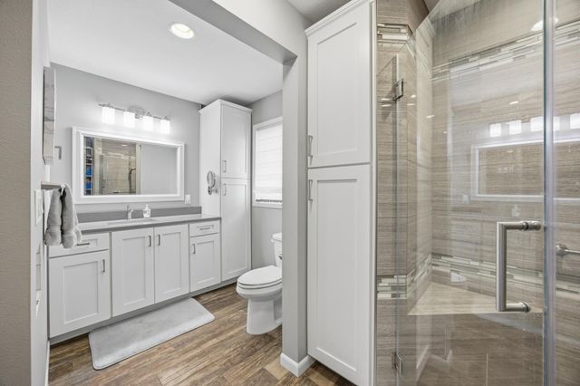 260 Prairiewood Drive S, Fargo, ND 58103