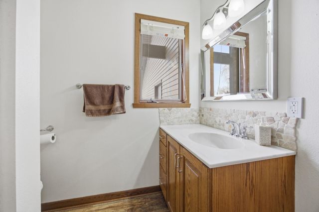 260 Prairiewood Drive S, Fargo, ND 58103