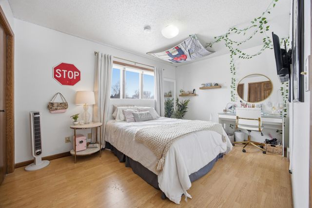 260 Prairiewood Drive S, Fargo, ND 58103