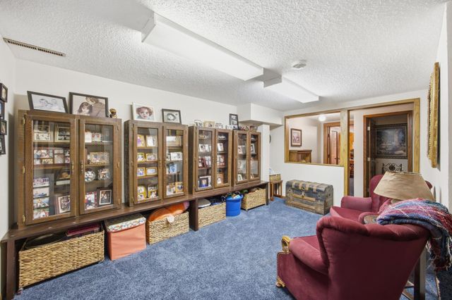 260 Prairiewood Drive S, Fargo, ND 58103