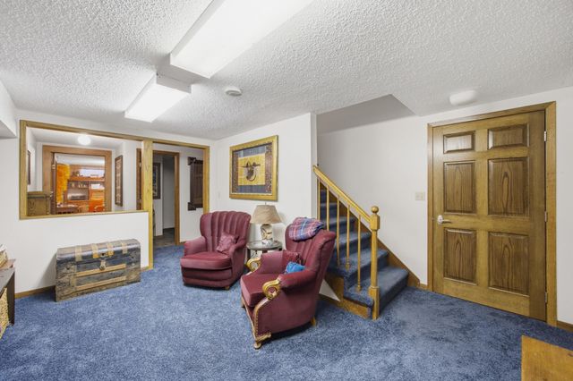 260 Prairiewood Drive S, Fargo, ND 58103