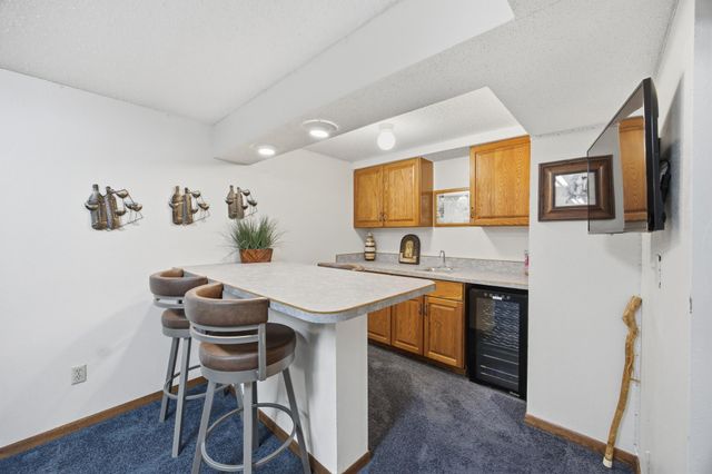 260 Prairiewood Drive S, Fargo, ND 58103