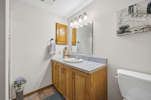 260 Prairiewood Drive S, Fargo, ND 58103