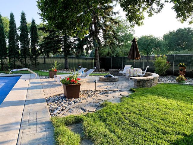 260 Prairiewood Drive S, Fargo, ND 58103