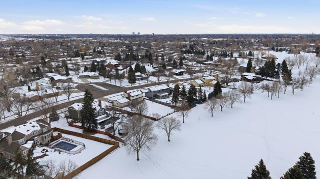 260 Prairiewood Drive S, Fargo, ND 58103