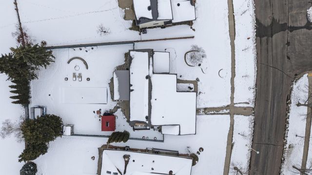 260 Prairiewood Drive S, Fargo, ND 58103