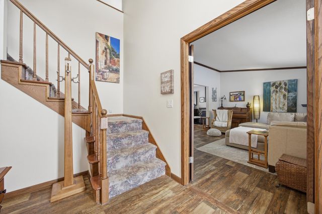 260 Prairiewood Drive S, Fargo, ND 58103