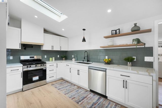 27830 Miami Ave, Hayward, CA 94545