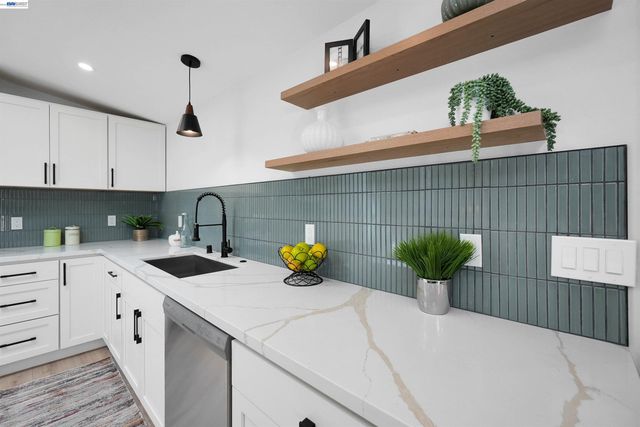 27830 Miami Ave, Hayward, CA 94545