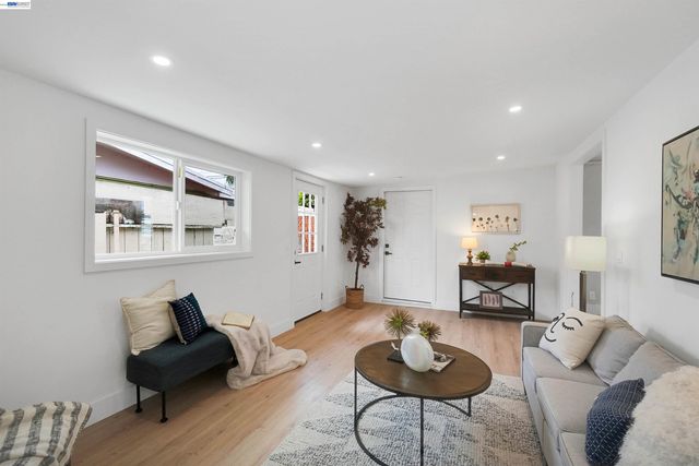 27830 Miami Ave, Hayward, CA 94545