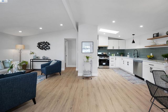 27830 Miami Ave, Hayward, CA 94545