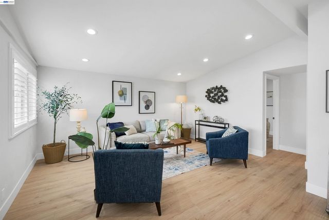 27830 Miami Ave, Hayward, CA 94545