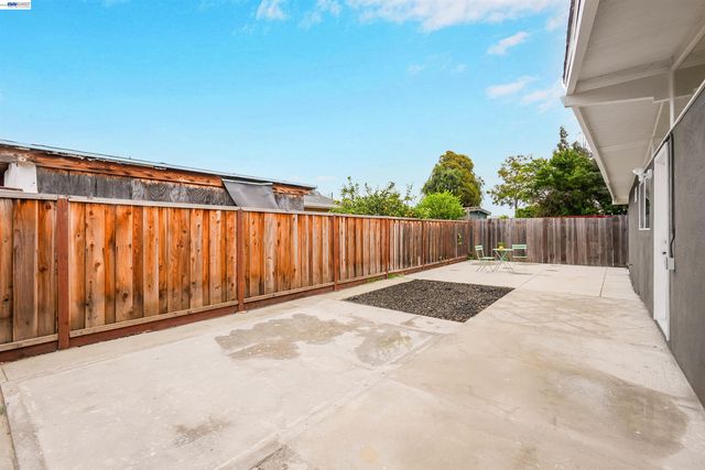 27830 Miami Ave, Hayward, CA 94545