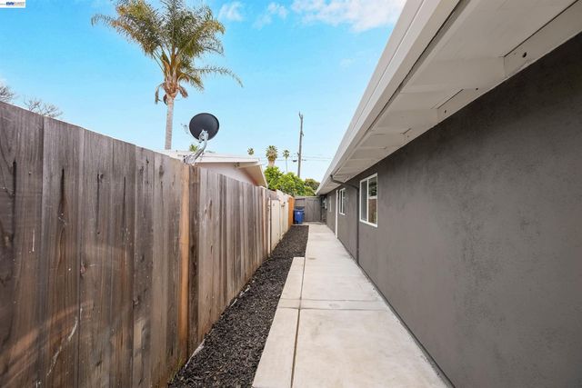 27830 Miami Ave, Hayward, CA 94545