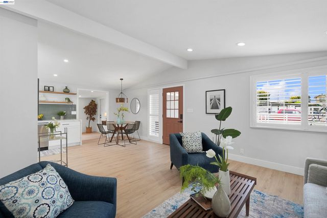 27830 Miami Ave, Hayward, CA 94545