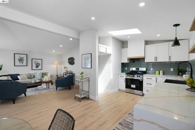 27830 Miami Ave, Hayward, CA 94545