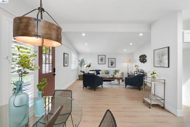 27830 Miami Ave, Hayward, CA 94545