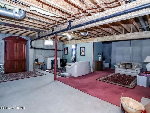 16 Tryall Boulevard, Monroe, NJ 08831