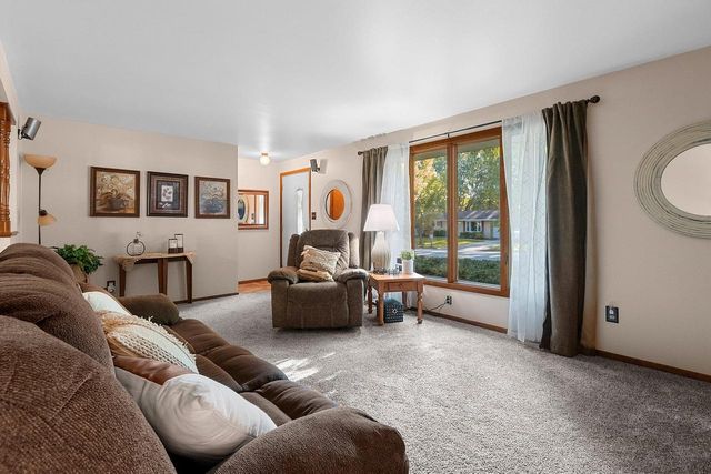 1110 MICHALINE DRIVE, Green Bay, WI 54304