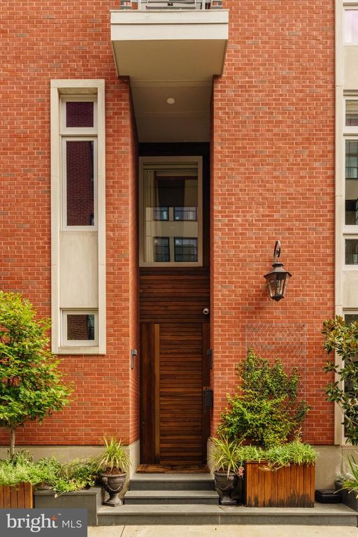 2001 WAVERLY ST, PHILADELPHIA, PA 19146 — photo 2