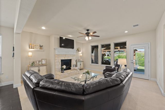 15532 Pioneer Bluff Trail, Fort Worth, TX 76262