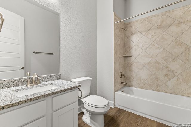 176 Burning Star, Castroville, TX 78009