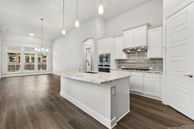 176 Burning Star, Castroville, TX 78009