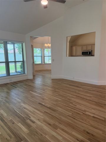 4527 Wescott Drive, Grand Prairie, TX 75052