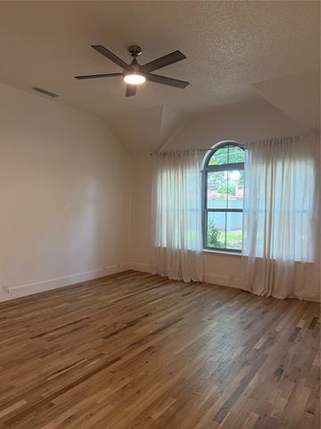 4527 Wescott Drive, Grand Prairie, TX 75052