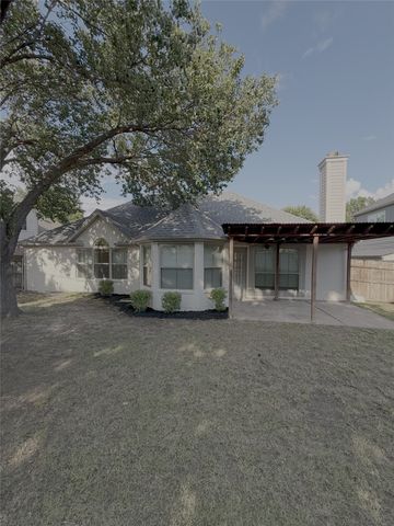 4527 Wescott Drive, Grand Prairie, TX 75052