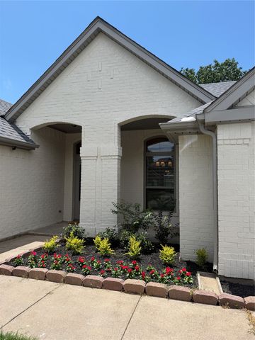 4527 Wescott Drive, Grand Prairie, TX 75052