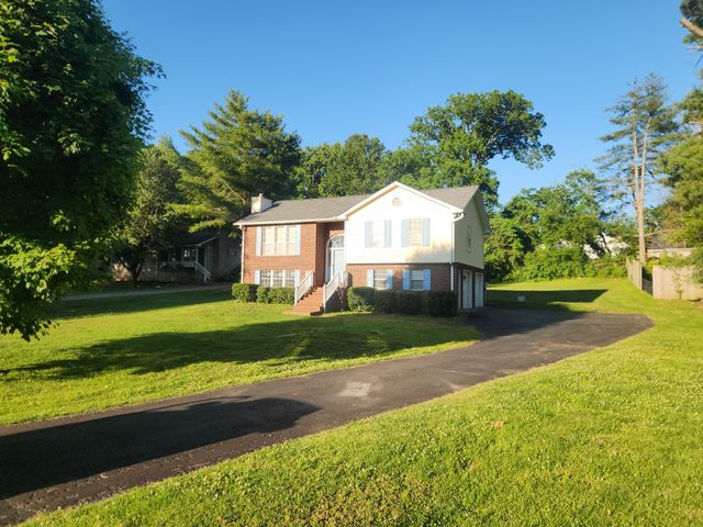 951 Belvedere Dr, Gallatin, TN 37066