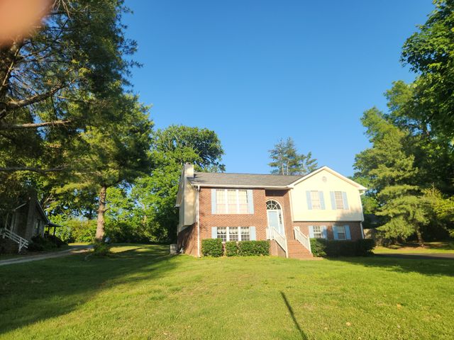 951 Belvedere Dr, Gallatin, TN 37066