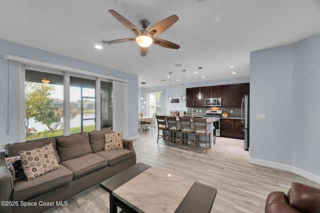 12127 SW Jasper Lake Way, Port St. Lucie, FL 34987