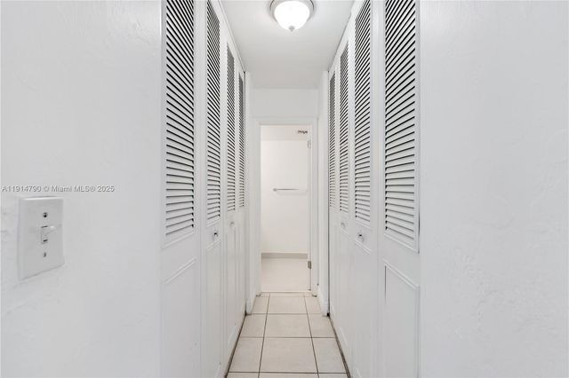 9423 SW 76th St W21, Miami, FL 33173