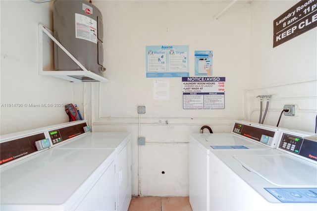 9423 SW 76th St W21, Miami, FL 33173