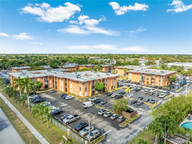 9423 SW 76th St W21, Miami, FL 33173