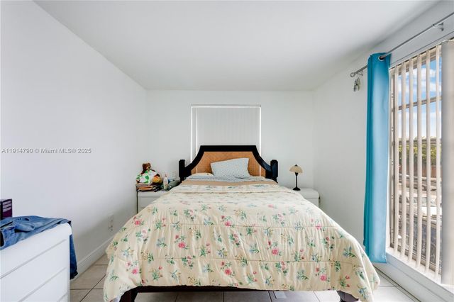 9423 SW 76th St W21, Miami, FL 33173