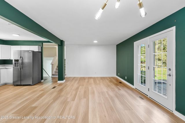 1516 Elmwood Road, Lansing, MI 48917