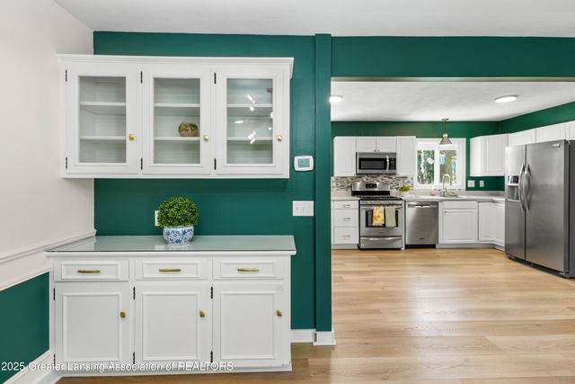 1516 Elmwood Road, Lansing, MI 48917