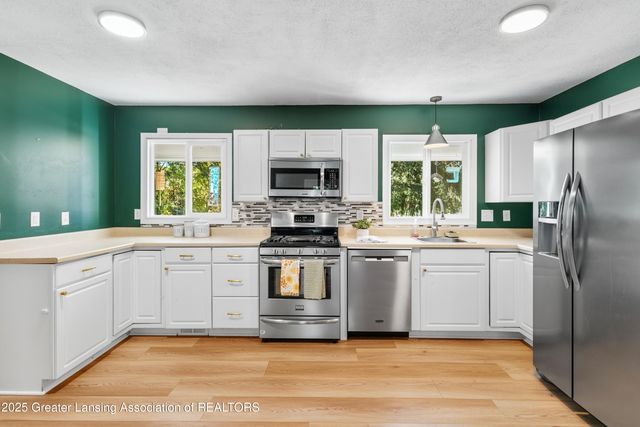 1516 Elmwood Road, Lansing, MI 48917