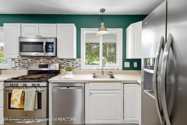 1516 Elmwood Road, Lansing, MI 48917